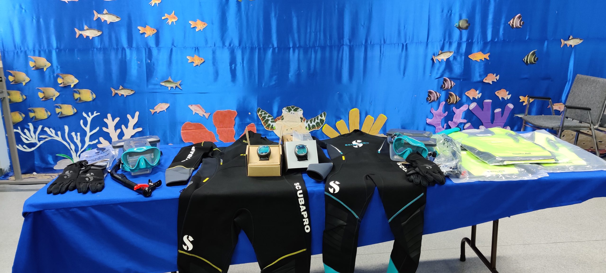 Dive equipment handover